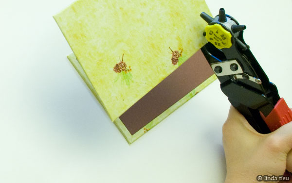 koptische binding - kaft gaatjes maken
